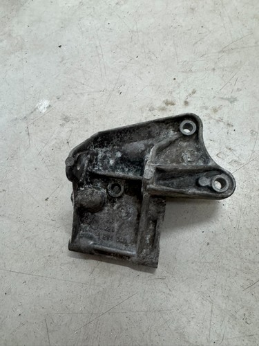 Bmw e30 halterung servopumpe - bmw,